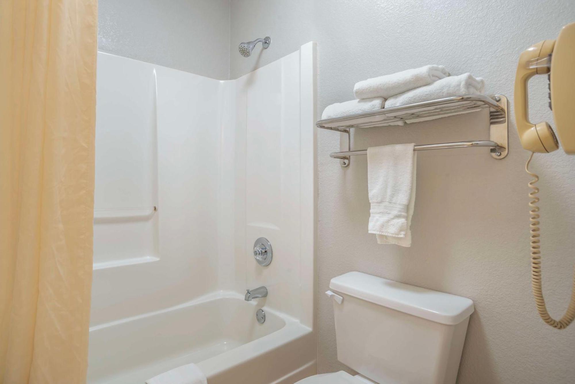 Best Western Andalusia Inn Bagian luar foto